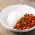 一碗素食米饭和豆子gydF4y2Ba